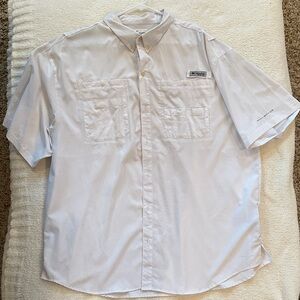 Columbia Men's Light Gray Short Sleeve Shirt